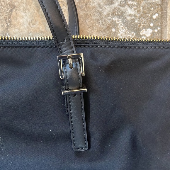 🖤 Kate Spade 🖤 Nylon Purse w/Gold details - Picture 3 of 8